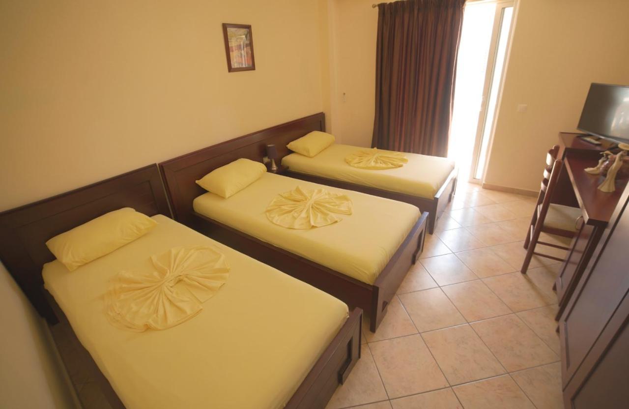 Hotel Serxho Саранде Екстериор снимка