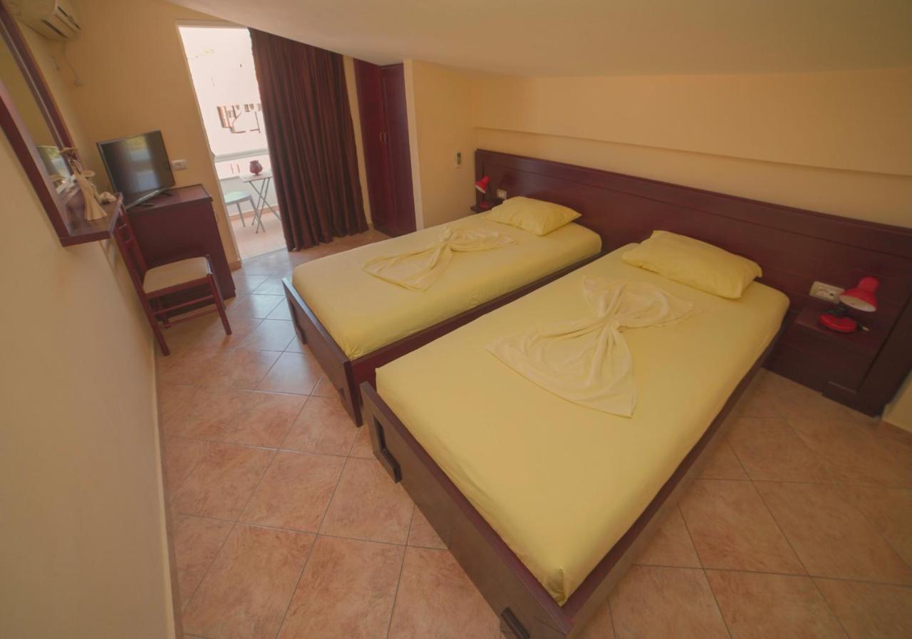 Hotel Serxho Саранде Екстериор снимка