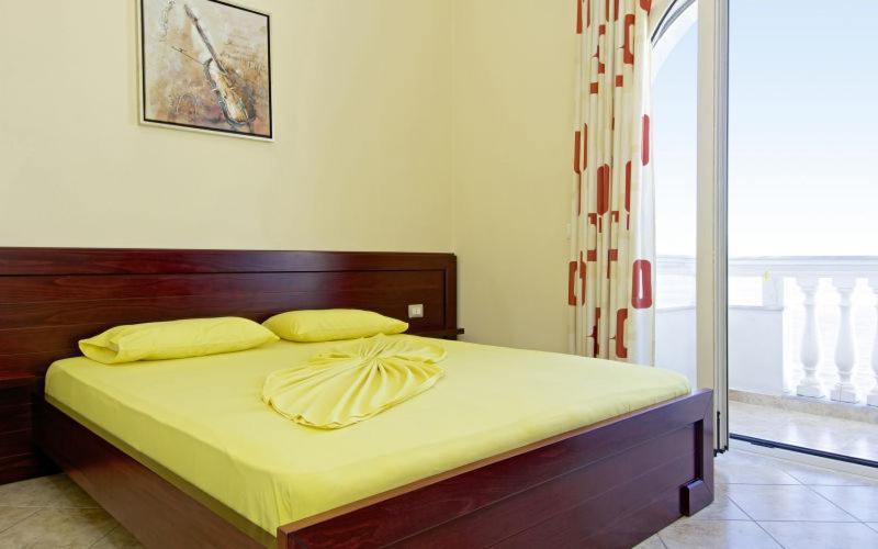 Hotel Serxho Саранде Екстериор снимка